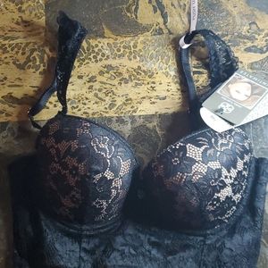 Daisy Fuentes Long line bra size 34B